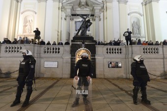 Naše kostoly zatvorili, na poľské útočia a francúzsku katedrálu skropila krv