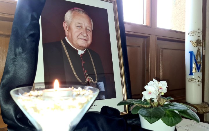 V Spišskej Kapitule pochovali zosnulého biskupa Štefana Sečku