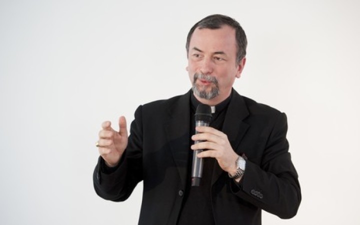 Arcibiskup Cyril Vasiľ polemizuje s názormi kardinála Kaspera