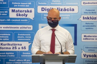 Príplatky za kvalitu pre učiteľov, maturity elektronicky či modulová škola
