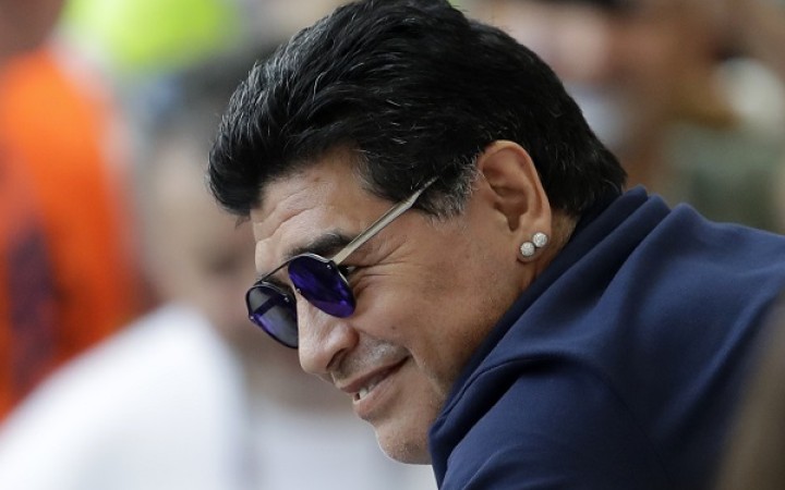 Vo veku 60 rokov zomrel legendárny futbalista Diego Maradona
