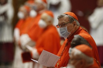 Pell je opäť na výslní, Becciu sa urputne bráni. A môže byť úspešný