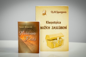 Kresťanská klasika, ktorú sa oplatí mať na nočnom stolíku