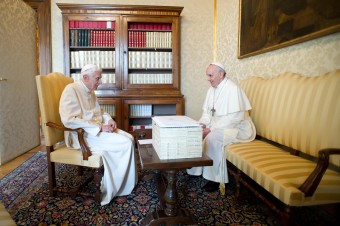František sa zriekol Castel Gandolfa. Prenechal ho turistom (Vatikánska sedma)