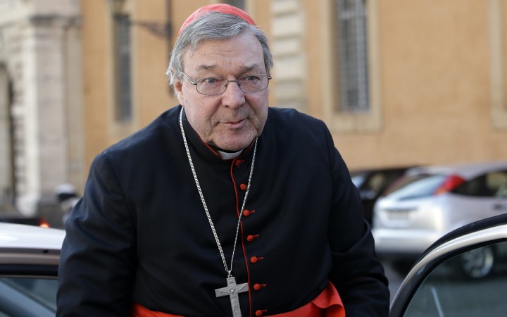 Problémy kardinála, ktorý pápeža kritizuje, aj podporuje (Vatikánska sedma)