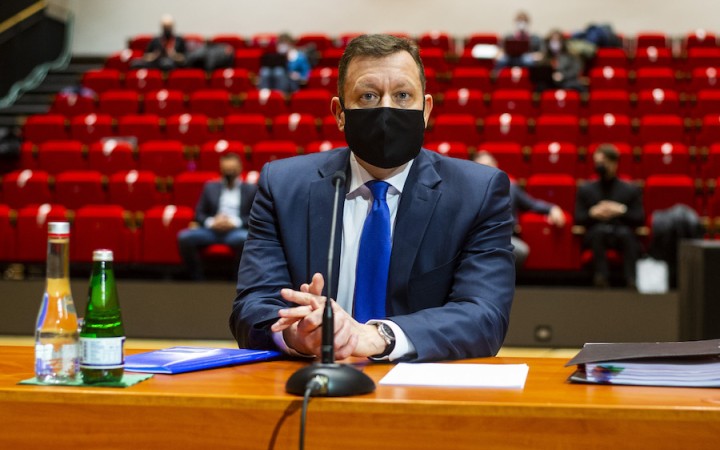 Lipšic odpovedal aj na prípad autonehody, ktorú zapríčinil