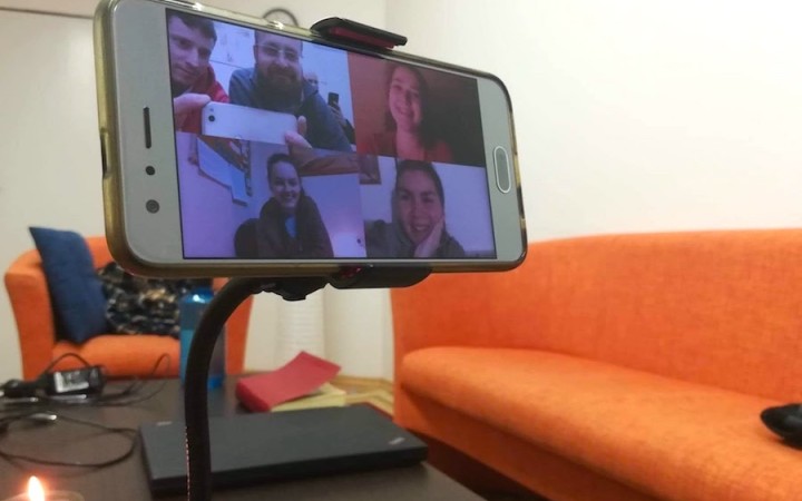Mladí sú z počítačov už unavení, korony sa neboja, chýbajú im živé vzťahy