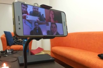 Mladí sú z počítačov už unavení, korony sa neboja, chýbajú im živé vzťahy
