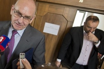 Voľba šéfa NKÚ: Zápach naftalínu zo starej skrine