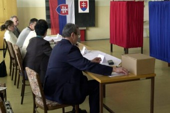 Prečo je skrátenie volebného obdobia referendom ústavné