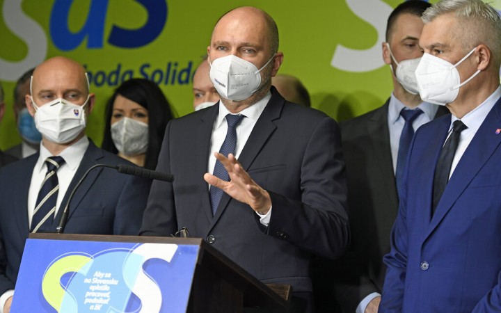 Sulík prevrátil stôl, na ťahu je Matovič
