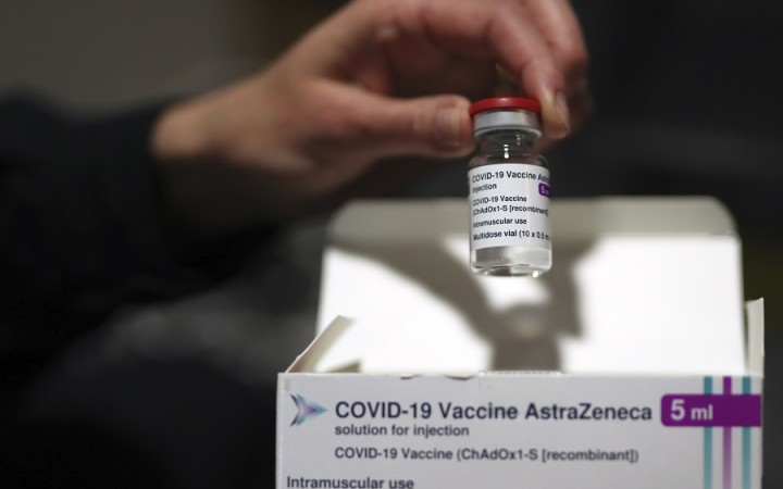 ŠÚKL odporúča pokračovať v očkovaní vakcínou od AstraZenecy na Slovensku
