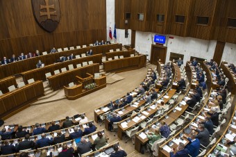 List poslancom o menovej politike a núdzovom stave