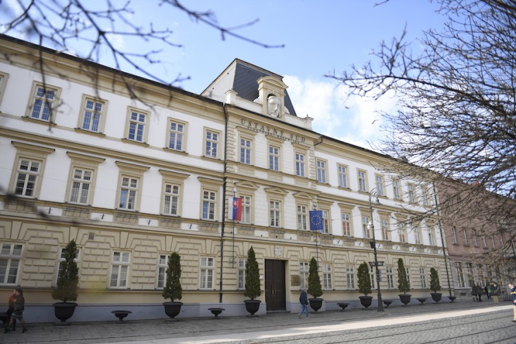 Zákaz verejných bohoslužieb a stanovisko Ústavného súdu