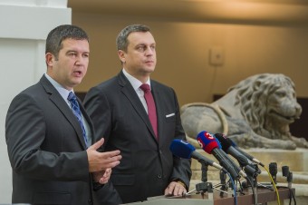 Hamáček potvrdil, že jeho cesta s Dankom do Moskvy bola zastierací manéver