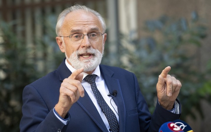 Minister pôdohospodárstva končí po zadržaní šéfky Slovenského pozemkového fondu
