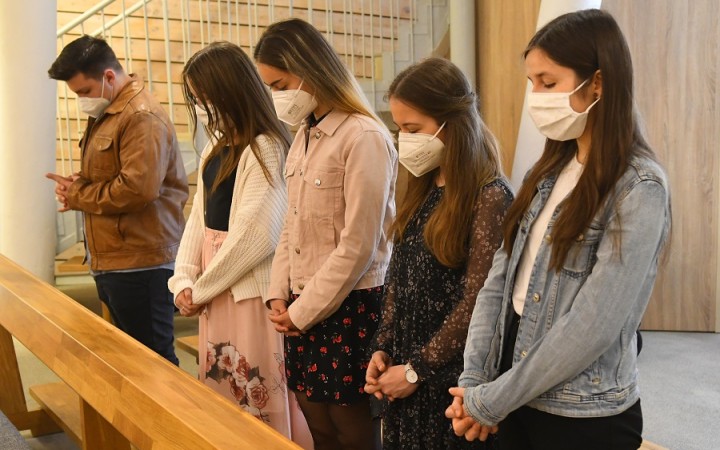 Online kampaňou chcú mladých nadchnúť pre život vo farskom spoločenstve