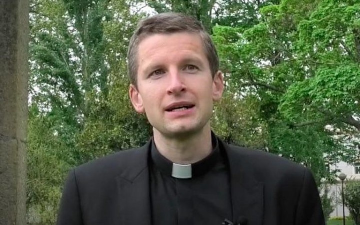 Kňazi nie sú smotánkou, ale kobercom, po ktorom ľudia môžu pohodlne kráčať