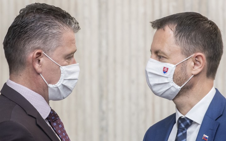 Mikulec má moju plnú podporu, stojí za ním aj koalícia, vraví premiér Heger