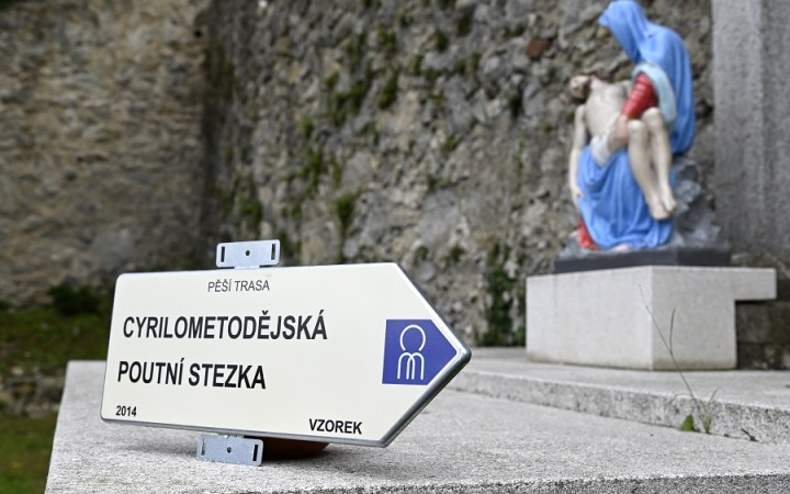 Pútnické zájazdy sa rozbiehajú pomalšie ako dovolenkové pobyty, ledva prežívame