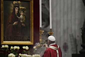 Pápež František sa modlil pred ikonou Bohorodičky z Klokočova 