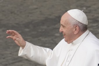 Úcta k pápežovi stále nevymizla. Pozitívne ho vnímajú tri štvrtiny Slovákov