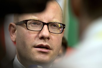 Český premiér ako šerif, ktorý skočil do kaňonu