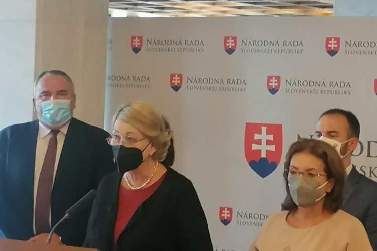 Kostoly sa už viac plošne nezavrú