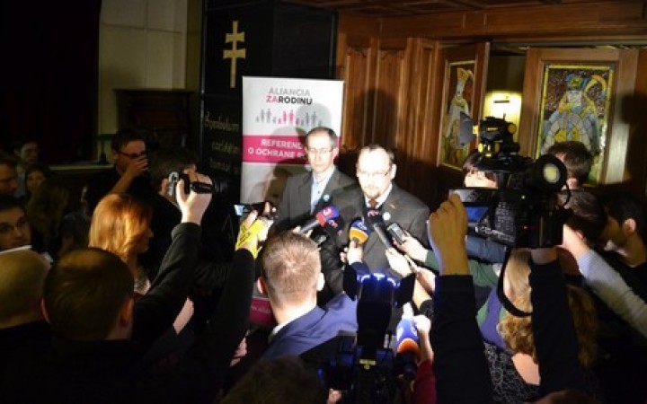 Referendum je neplatné. Prišiel necelý milión voličov