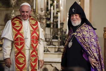 Arménsky katolikos Karekin II. jubiluje, v krajine privítal už dvoch pápežov