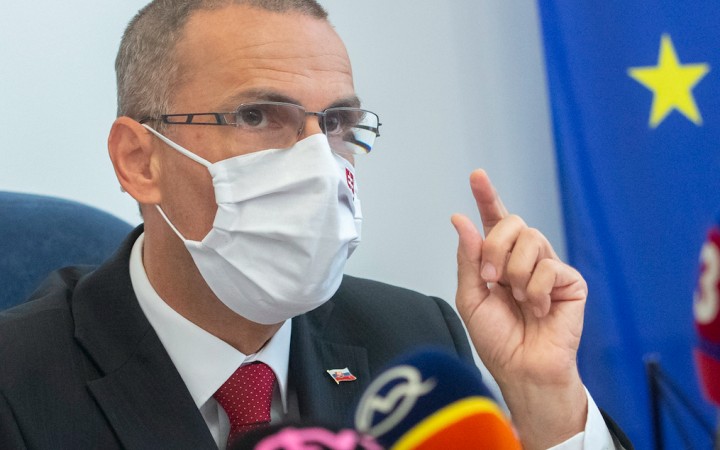 Žilinka to ženie na hranu: „buď ja, alebo Lipšic“