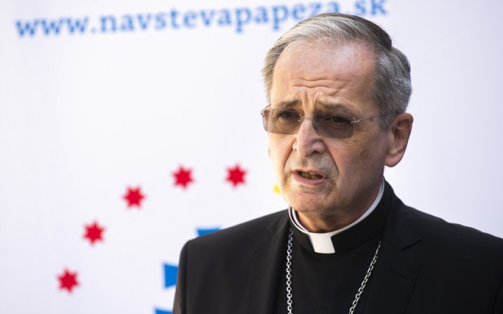 Biskupi pykajú za svoju poctivosť. Zišli by sa širšie ramená