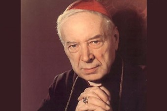 Prímas, pred ktorým si pokľakol aj samotný pápež