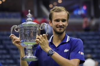 Medvedev zdolal vo finále Djokoviča a získal prvý grandslamový titul