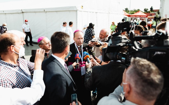 Beriem ho ako jedného z biskupov, povedal Bober o prítomnosti Bezáka