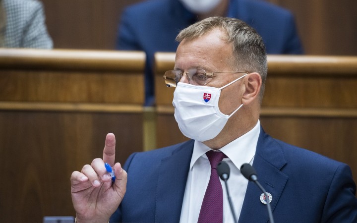 Možno sa budeme porúčať aj sami, ak neprejdú nájomné byty a exekučná amnestia