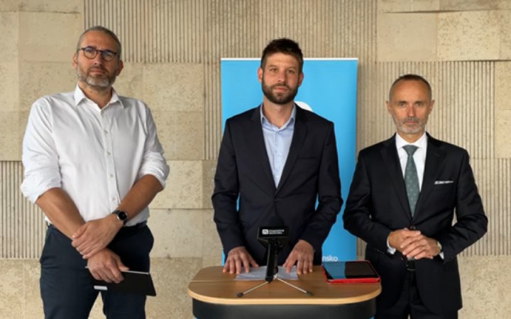 Progresívci žiadajú povoliť pestovanie rastlín aj využitie na lekárske účely