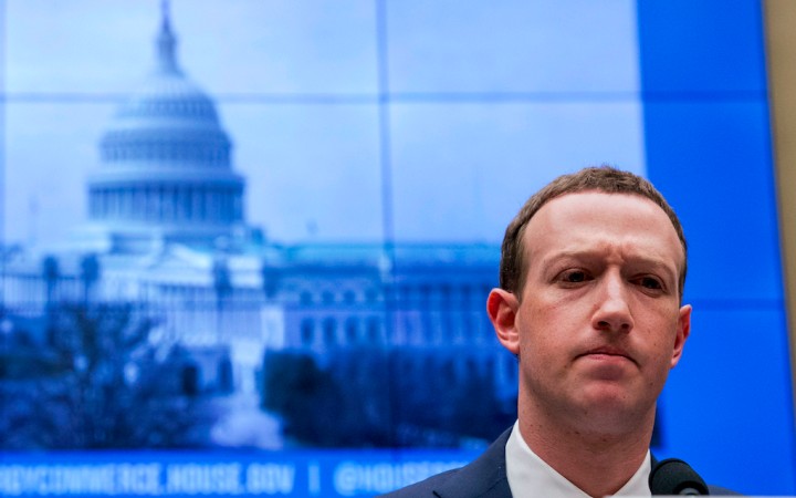 Facebook je pod tlakom progresívcov, aby „riadil“ obsah