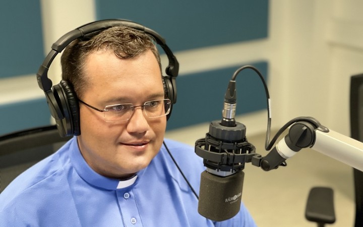 Druhé katolícke rádio spúšťa po troch rokoch online vysielania aj prvé vysielače