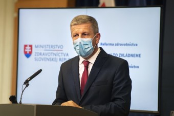 Na Dušičky by sa nemalo obmedziť cestovanie. Opatrenia bude riešiť konzílium