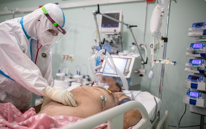 Keby sme mali zaočkovanosť 50 percent, v nemocniciach by bolo o tisíc ľudí menej