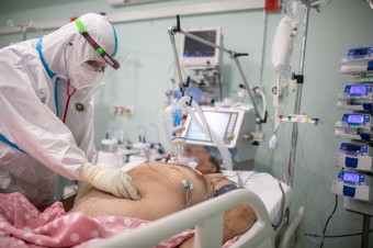 Keby sme mali zaočkovanosť 50 percent, v nemocniciach by bolo o tisíc ľudí menej