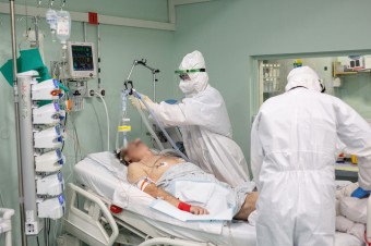 Nemocnice v Prešovskom kraji majú už iba 2 voľné lôžka s napojením na ventiláciu