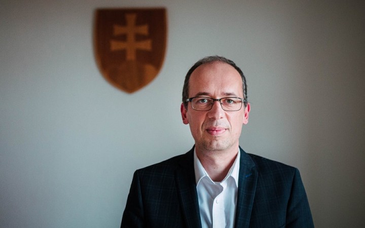 Ľudia sa nám sťažujú na náboženský fanatizmus, satanistov aj na hlasné zvony