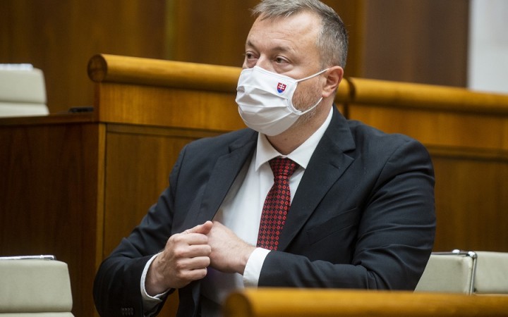 Milan Krajniak presadzuje 20-dňový tvrdý lockdown, za by bol aj Pellegrini