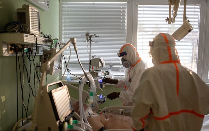 Dokúpili sa ventilátory, no aj tak dnes vieme pomôcť menej pacientom než vlani