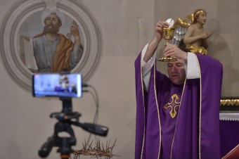 Bohoslužby budú online, platiť bude individuálna pastoračná činnosť