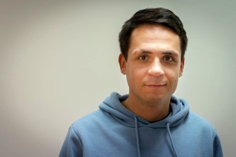 Nikdy som nedal päťku, aj preto sa niektorí žiaci zdôveria s problémami