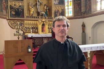 Zavládla pomýlená predstava, že zahrešiť v priamom prenose pridá na humornosti 