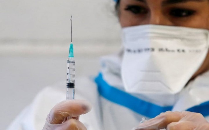 Eurokomisia a EMA schválili tradičnú proteínovú vakcínu od firmy Novavax
